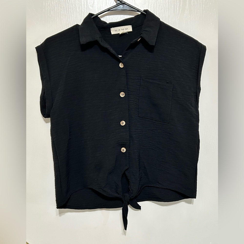 Black Button-Up Sleeveless Top